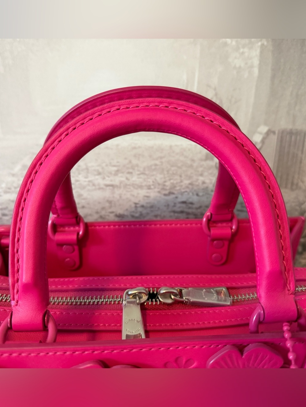 NWT Coach Tea Rose Rogue 25 Shoulder Bag Glovetanned Leather Dragonfruit CU053 - Picture 4 of 15